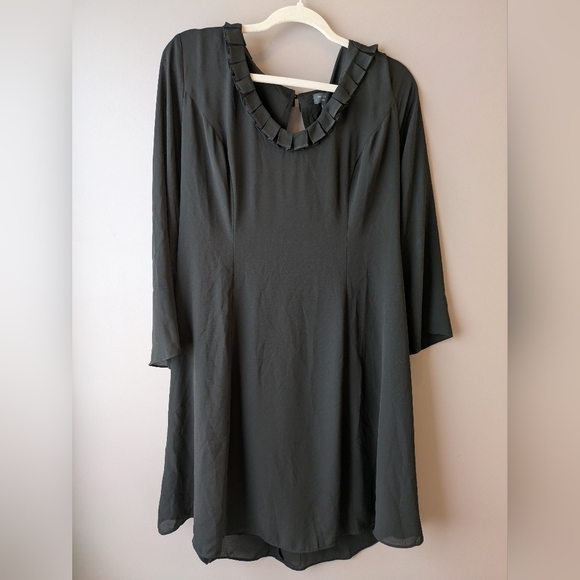 The Limited Collection Black Chiffon Dress sz M NWT - Picture 2 of 15